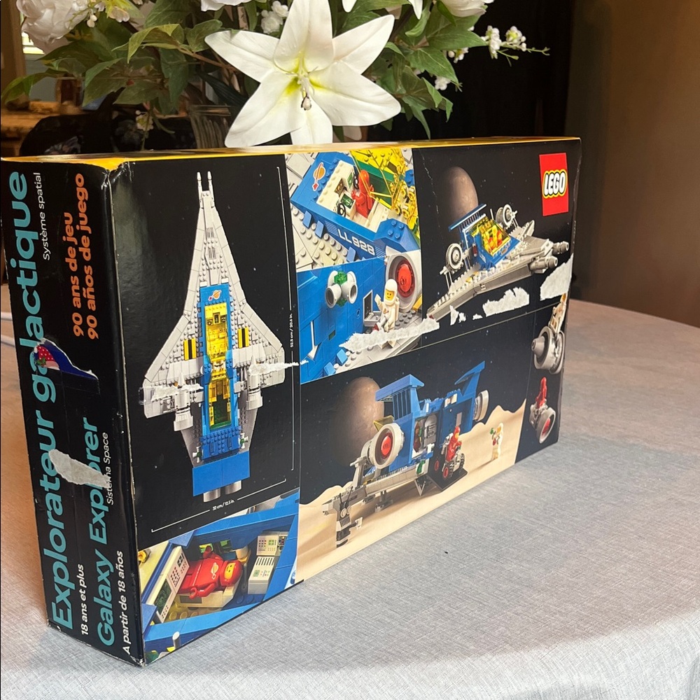 LEGO Galaxy Explorer Spacecraft Set - Blue, Gray, and Yellow - Picture 6 of 7